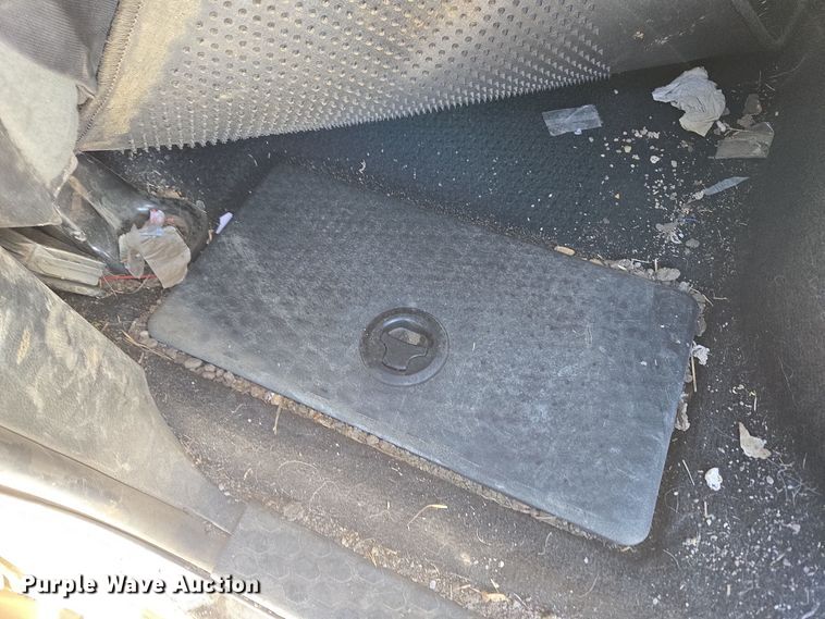 image for item ER5065 2017 Dodge Ram 3500 Crew Cab flatbed pickup truck