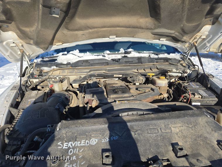 image for item ER5065 2017 Dodge Ram 3500 Crew Cab flatbed pickup truck