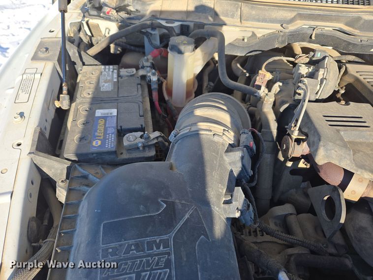 image for item ER5065 2017 Dodge Ram 3500 Crew Cab flatbed pickup truck