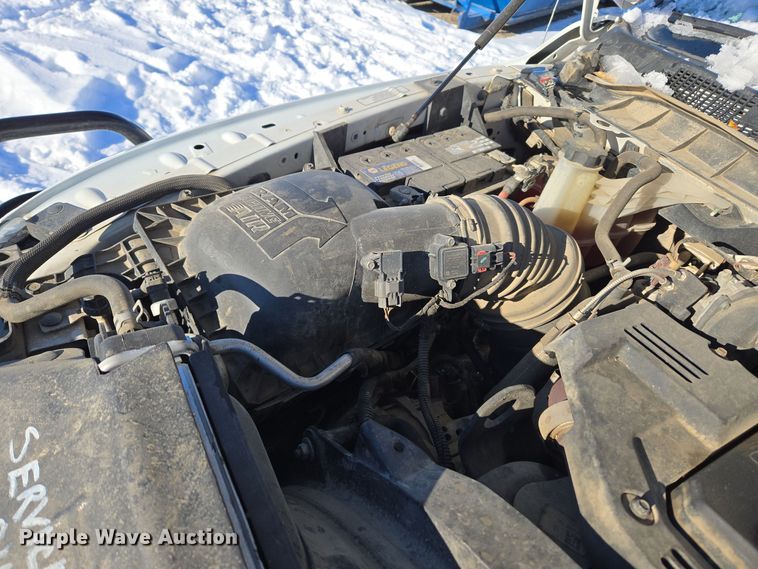 image for item ER5065 2017 Dodge Ram 3500 Crew Cab flatbed pickup truck