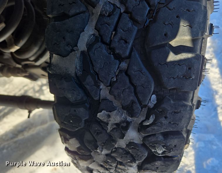 image for item ER5065 2017 Dodge Ram 3500 Crew Cab flatbed pickup truck