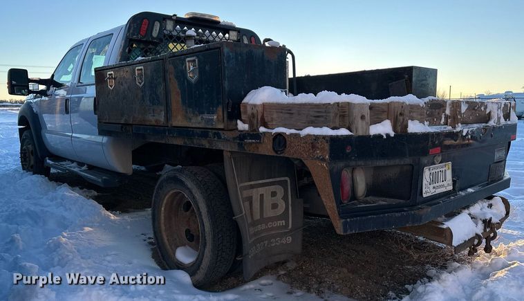 image for item ER5066 2013 Ford F450 Super Duty Crew Cab flatbed truck
