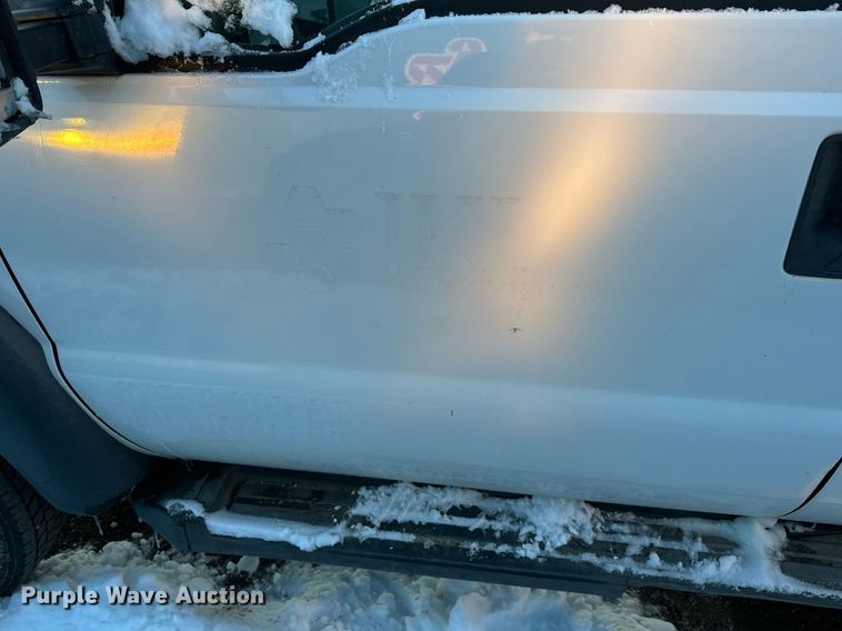 image for item ER5066 2013 Ford F450 Super Duty Crew Cab flatbed truck