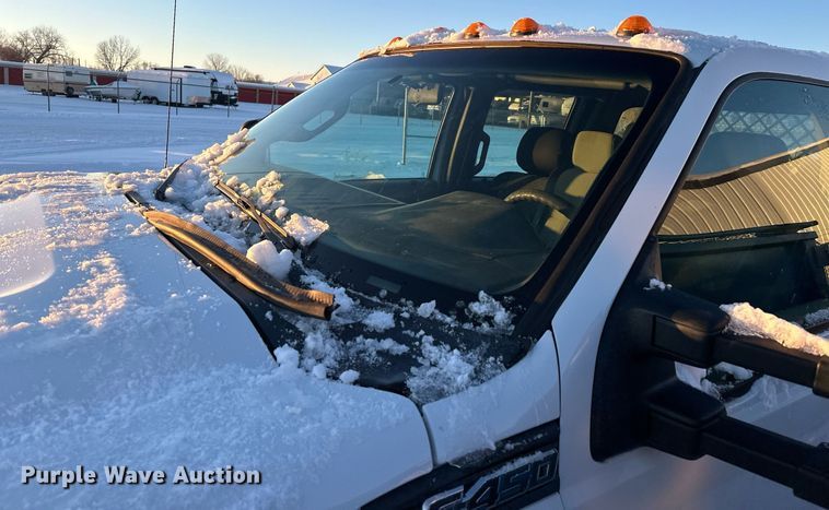 image for item ER5066 2013 Ford F450 Super Duty Crew Cab flatbed truck