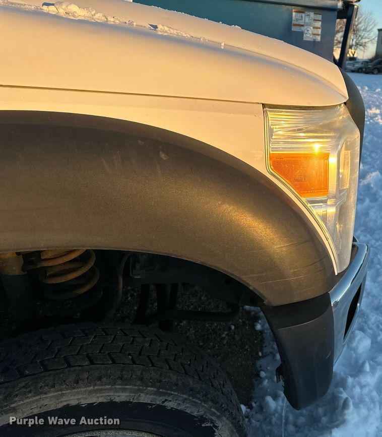 image for item ER5066 2013 Ford F450 Super Duty Crew Cab flatbed truck