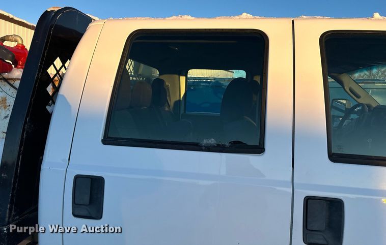 image for item ER5066 2013 Ford F450 Super Duty Crew Cab flatbed truck