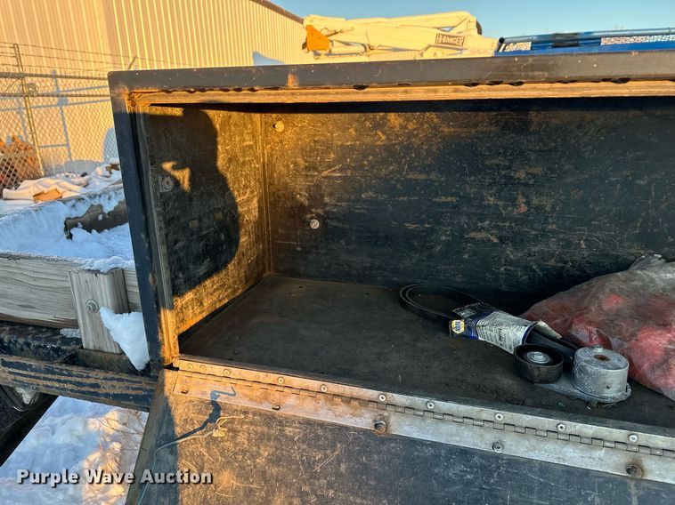 image for item ER5066 2013 Ford F450 Super Duty Crew Cab flatbed truck