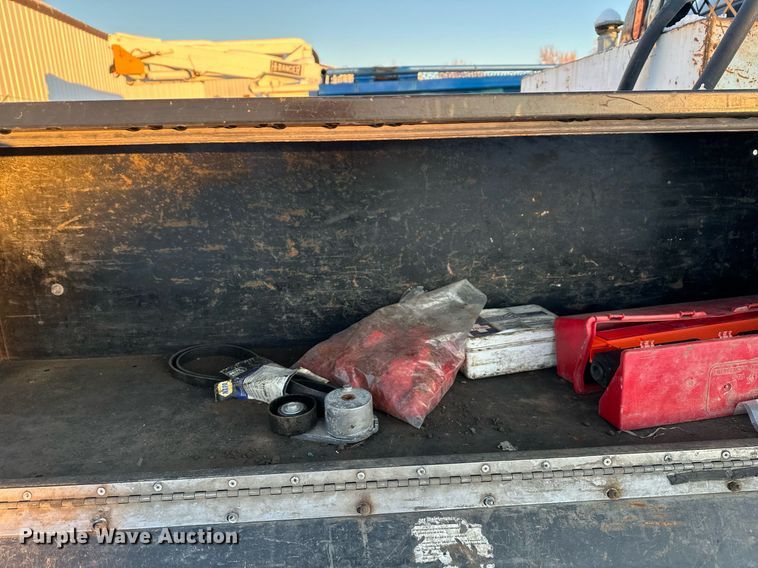 image for item ER5066 2013 Ford F450 Super Duty Crew Cab flatbed truck