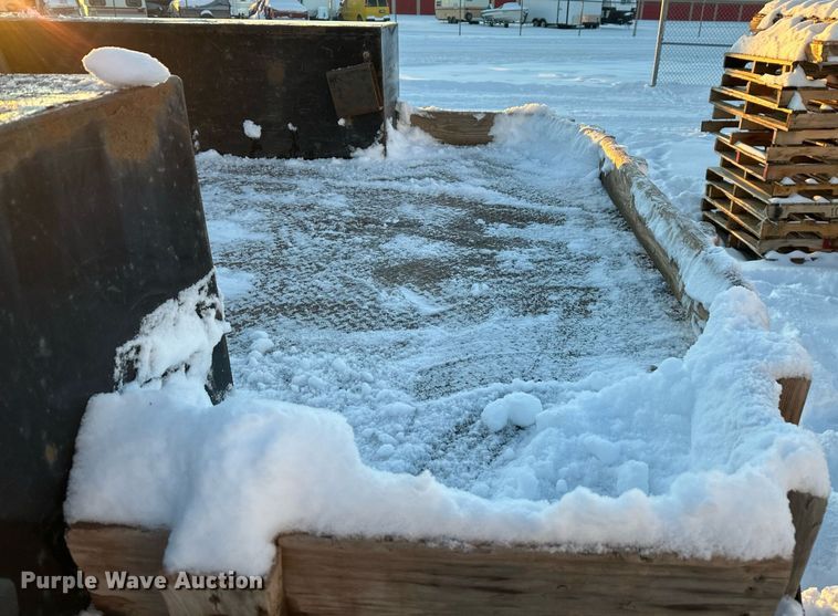 image for item ER5066 2013 Ford F450 Super Duty Crew Cab flatbed truck