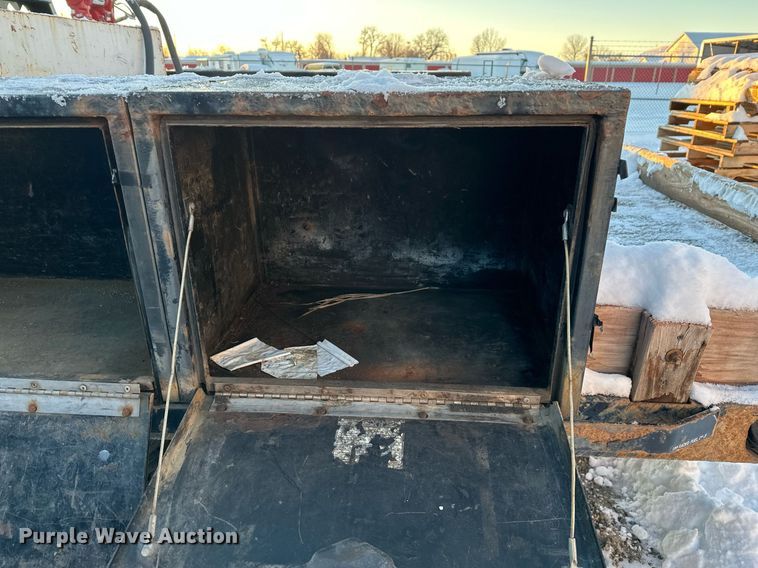 image for item ER5066 2013 Ford F450 Super Duty Crew Cab flatbed truck