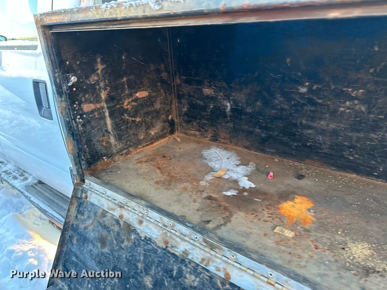 image for item ER5066 2013 Ford F450 Super Duty Crew Cab flatbed truck