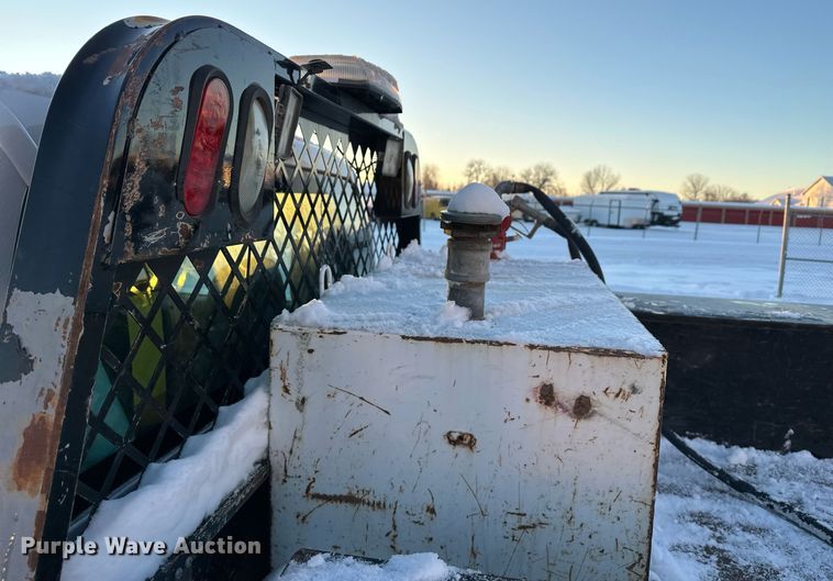 image for item ER5066 2013 Ford F450 Super Duty Crew Cab flatbed truck