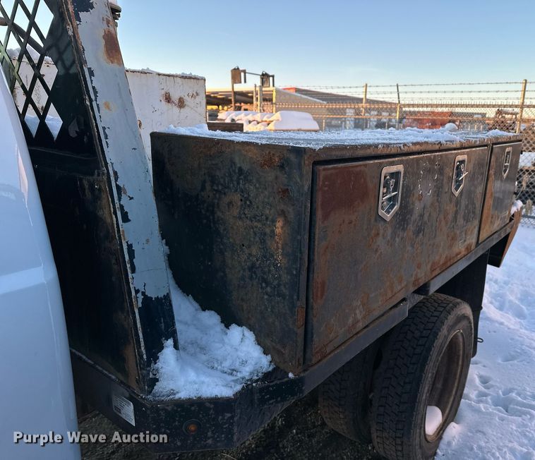 image for item ER5066 2013 Ford F450 Super Duty Crew Cab flatbed truck