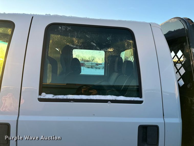 image for item ER5066 2013 Ford F450 Super Duty Crew Cab flatbed truck