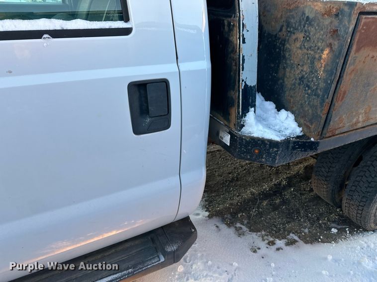 image for item ER5066 2013 Ford F450 Super Duty Crew Cab flatbed truck