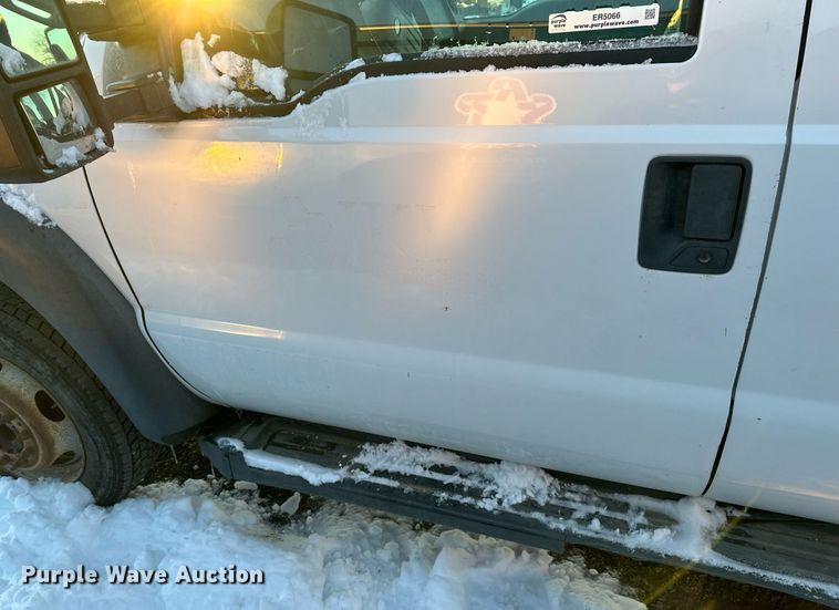 image for item ER5066 2013 Ford F450 Super Duty Crew Cab flatbed truck