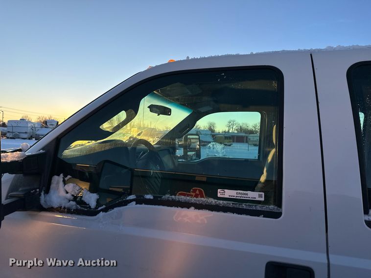 image for item ER5066 2013 Ford F450 Super Duty Crew Cab flatbed truck