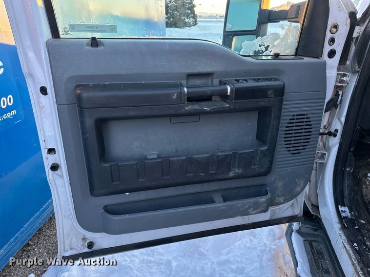 image for item ER5066 2013 Ford F450 Super Duty Crew Cab flatbed truck