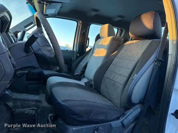 image for item ER5066 2013 Ford F450 Super Duty Crew Cab flatbed truck