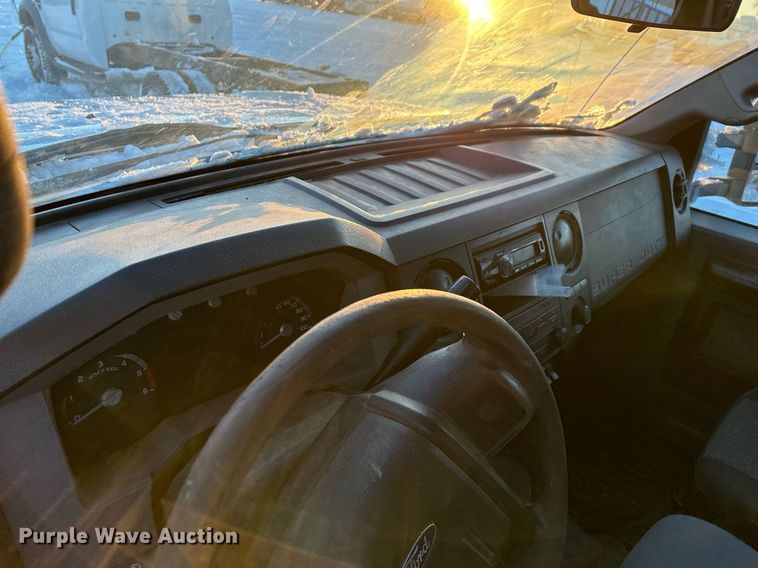 image for item ER5066 2013 Ford F450 Super Duty Crew Cab flatbed truck