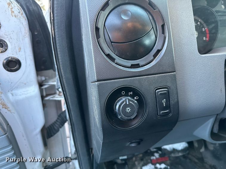 image for item ER5066 2013 Ford F450 Super Duty Crew Cab flatbed truck