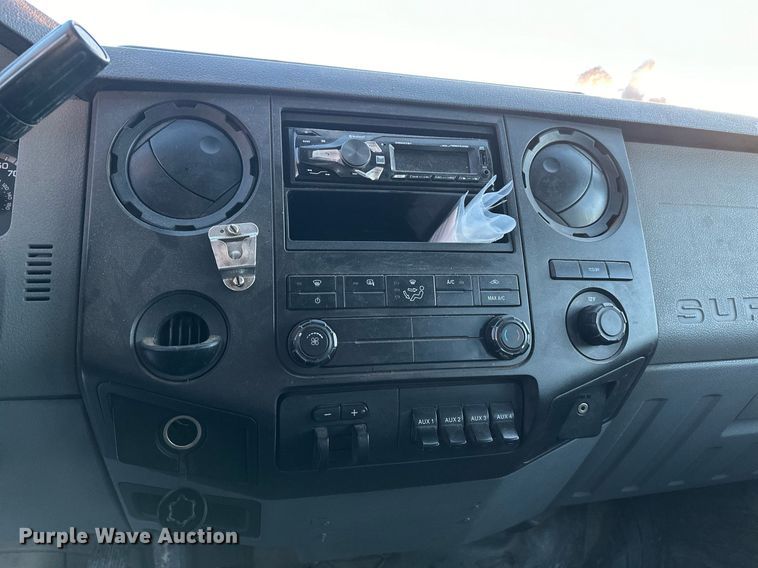 image for item ER5066 2013 Ford F450 Super Duty Crew Cab flatbed truck