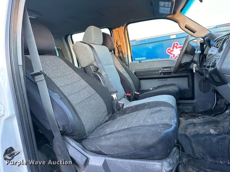 image for item ER5066 2013 Ford F450 Super Duty Crew Cab flatbed truck