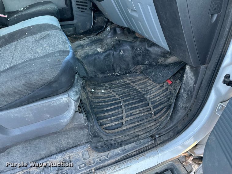 image for item ER5066 2013 Ford F450 Super Duty Crew Cab flatbed truck