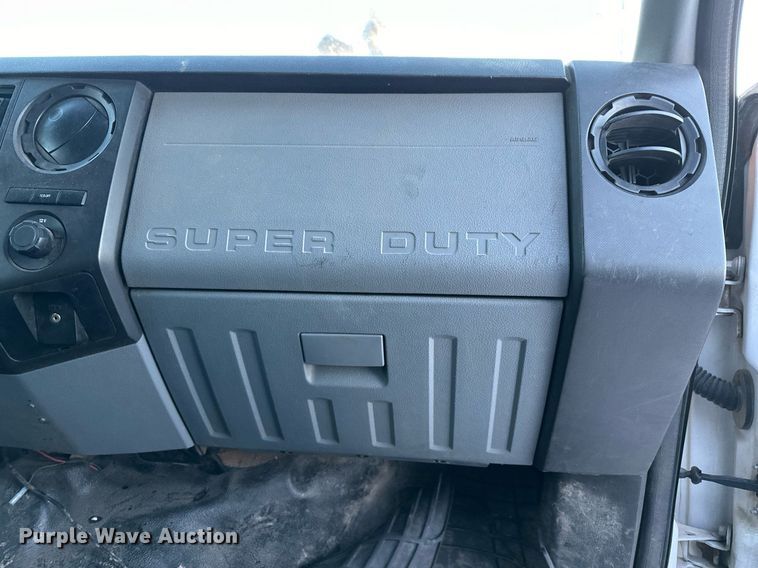 image for item ER5066 2013 Ford F450 Super Duty Crew Cab flatbed truck