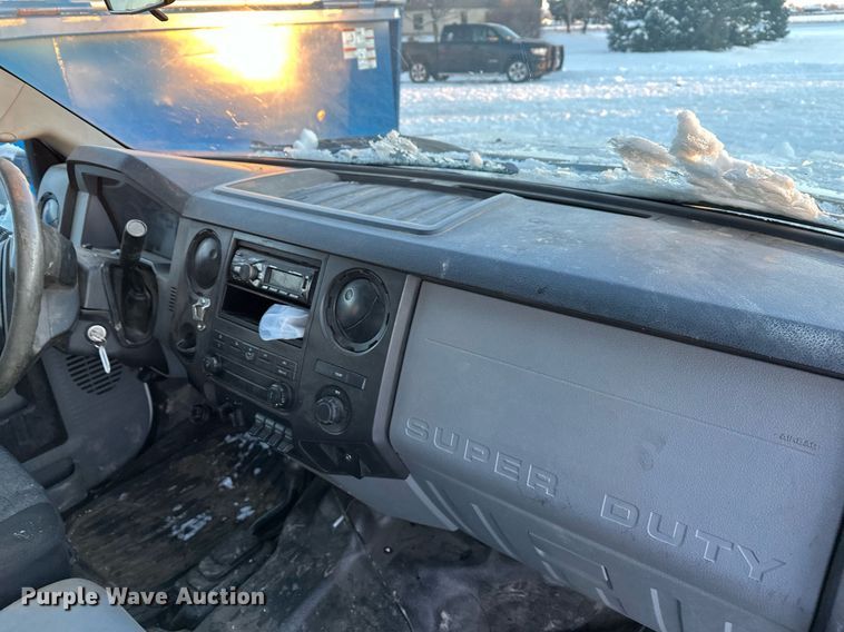 image for item ER5066 2013 Ford F450 Super Duty Crew Cab flatbed truck