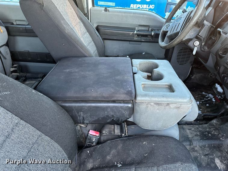 image for item ER5066 2013 Ford F450 Super Duty Crew Cab flatbed truck