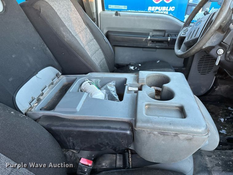 image for item ER5066 2013 Ford F450 Super Duty Crew Cab flatbed truck