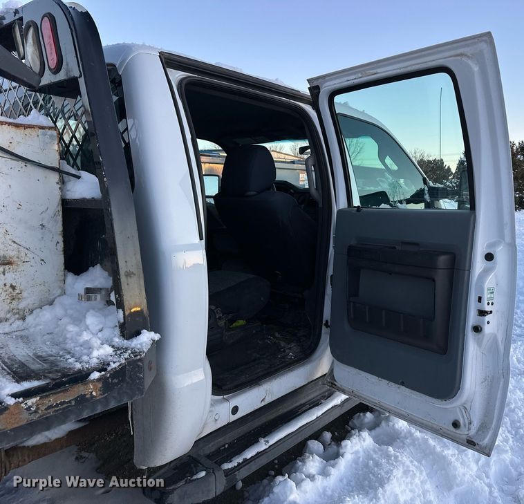 image for item ER5066 2013 Ford F450 Super Duty Crew Cab flatbed truck