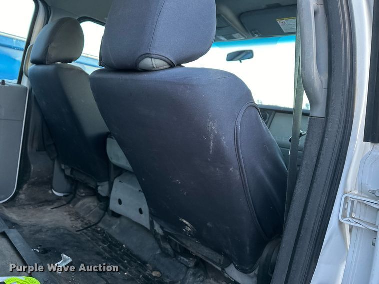 image for item ER5066 2013 Ford F450 Super Duty Crew Cab flatbed truck