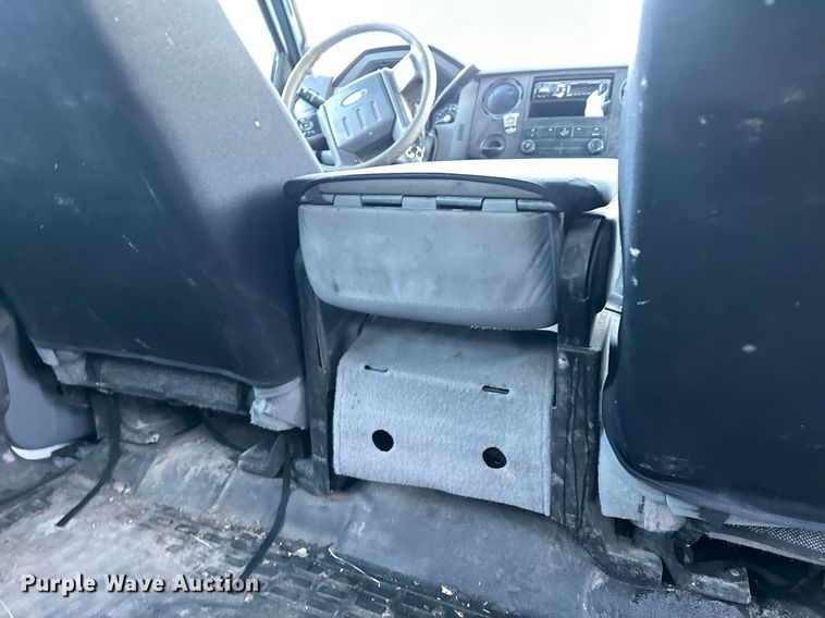 image for item ER5066 2013 Ford F450 Super Duty Crew Cab flatbed truck