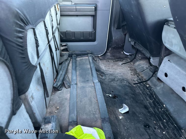 image for item ER5066 2013 Ford F450 Super Duty Crew Cab flatbed truck