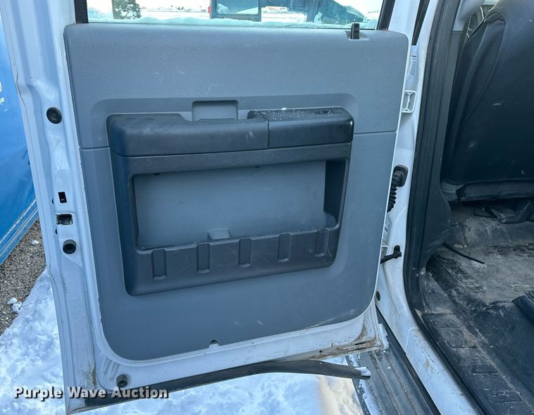 image for item ER5066 2013 Ford F450 Super Duty Crew Cab flatbed truck