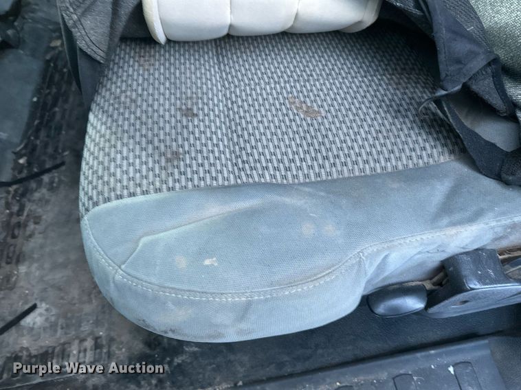 image for item ER5066 2013 Ford F450 Super Duty Crew Cab flatbed truck