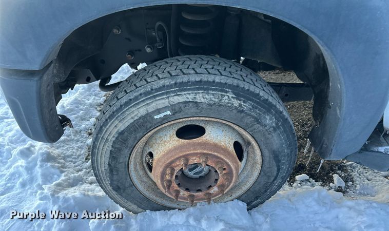 image for item ER5066 2013 Ford F450 Super Duty Crew Cab flatbed truck