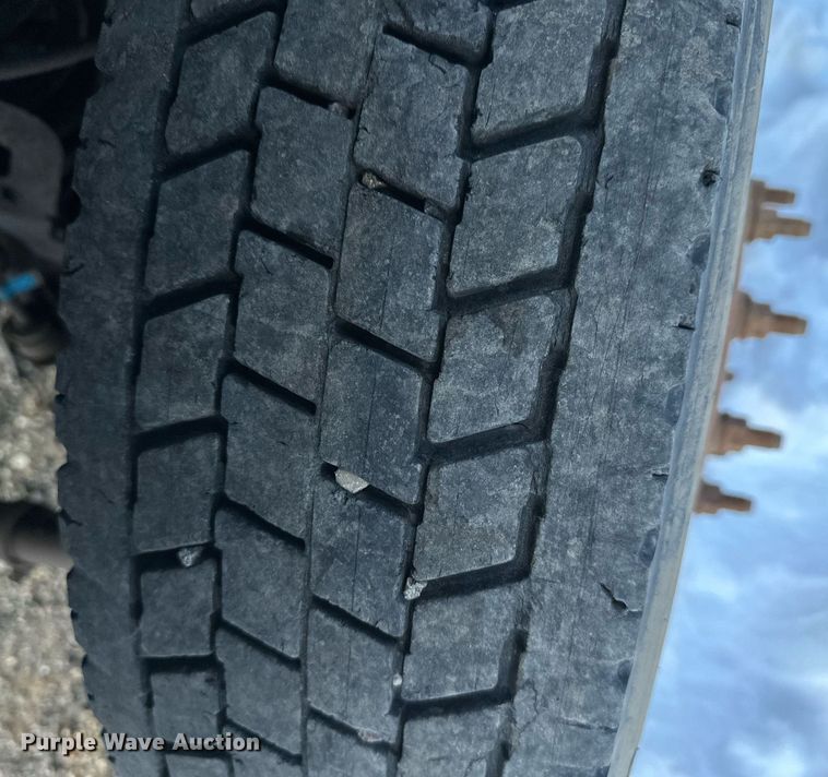 image for item ER5066 2013 Ford F450 Super Duty Crew Cab flatbed truck