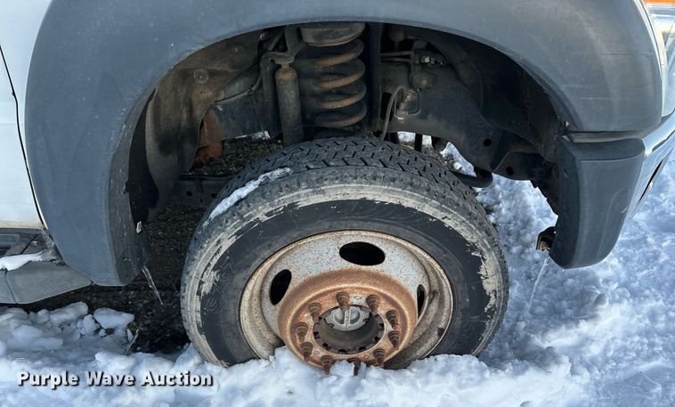 image for item ER5066 2013 Ford F450 Super Duty Crew Cab flatbed truck