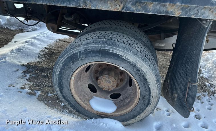 image for item ER5066 2013 Ford F450 Super Duty Crew Cab flatbed truck