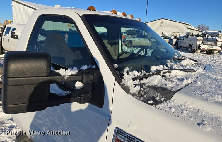 image for item ER5067 2008 Ford F550 Super Duty truck cab and chassis