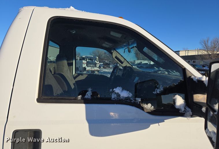 image for item ER5067 2008 Ford F550 Super Duty truck cab and chassis