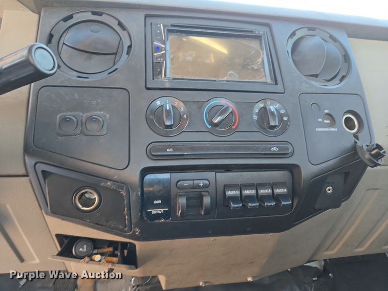 image for item ER5067 2008 Ford F550 Super Duty truck cab and chassis