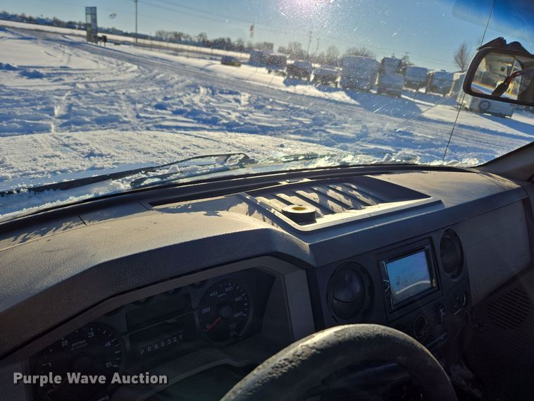 image for item ER5067 2008 Ford F550 Super Duty truck cab and chassis