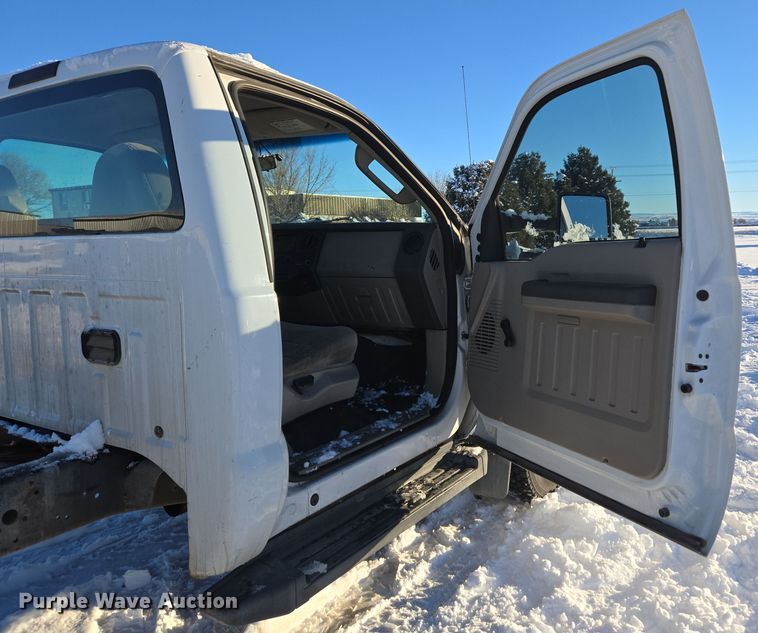 image for item ER5067 2008 Ford F550 Super Duty truck cab and chassis