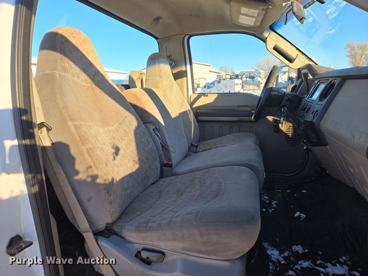 image for item ER5067 2008 Ford F550 Super Duty truck cab and chassis