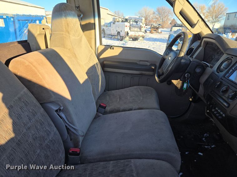 image for item ER5067 2008 Ford F550 Super Duty truck cab and chassis