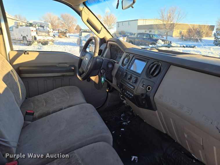 image for item ER5067 2008 Ford F550 Super Duty truck cab and chassis